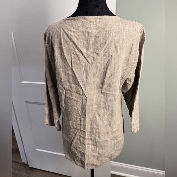 Flax V Pullover - Linen Shirt tan color 3/4 length sleeves - Picture 3 of 7